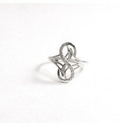 Кольцо со знаком бесконечности