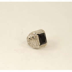Мужское кольцо с большим камнем