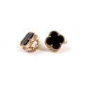 Золоті сережки Van Cleef з оніксом Золоті сережки Van Cleef з оніксом